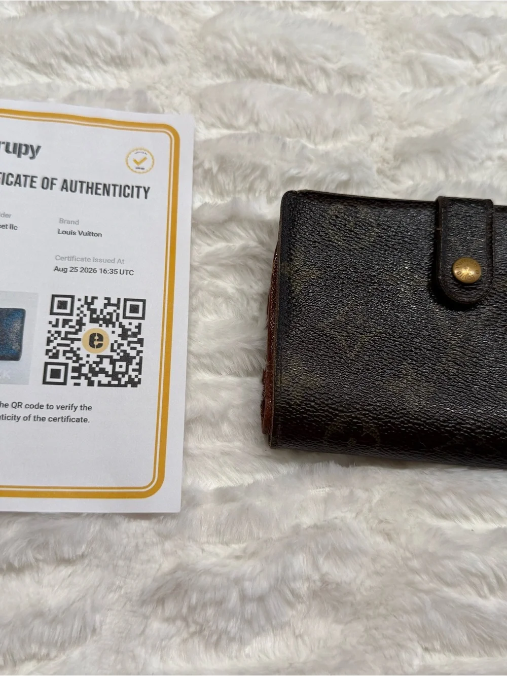 Louis Vuitton Monogram Compact Elise Wallet authenticated